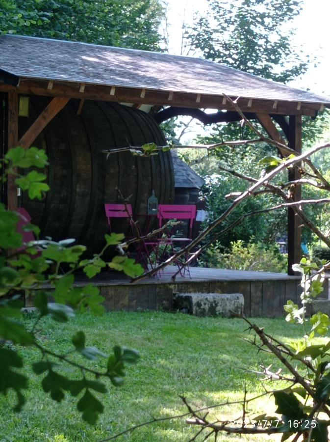Les Tonneaux De Lisores Exterior photo